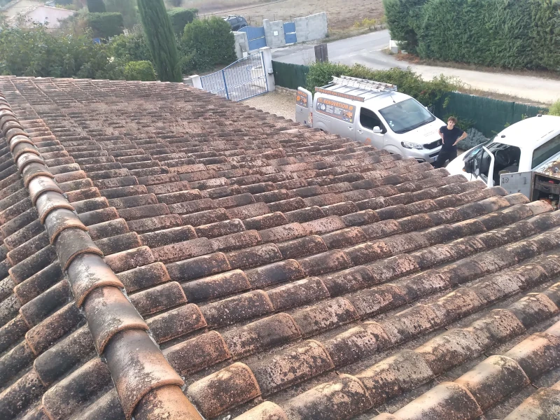 traitement anti-mousse de toiture à Toulon