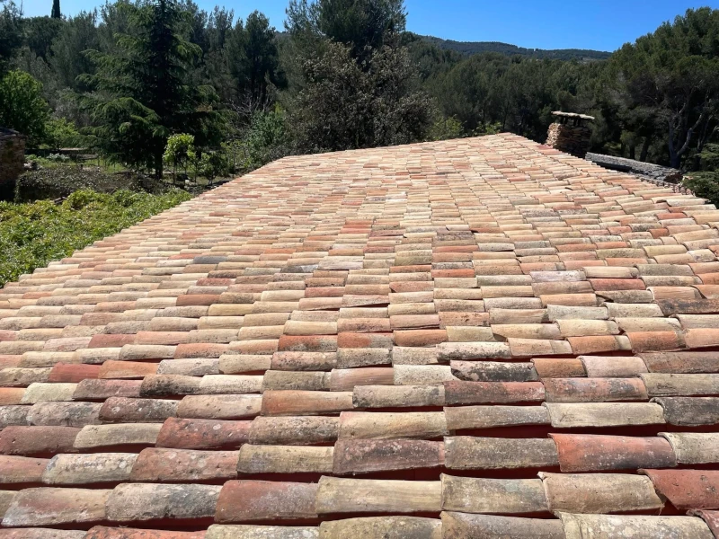 Vue finale de la toiture rénovée à La Garde